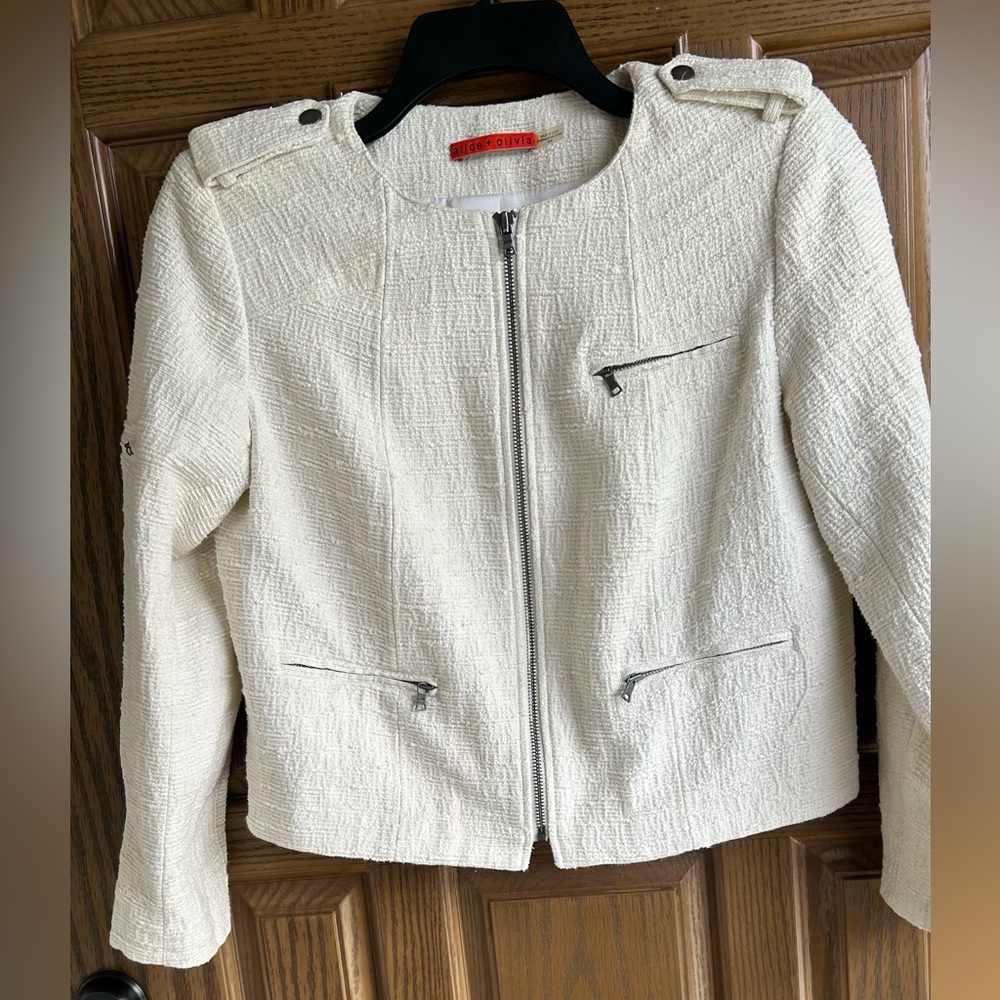 Alice + Olivia White Cropped Blazer Elegant Design